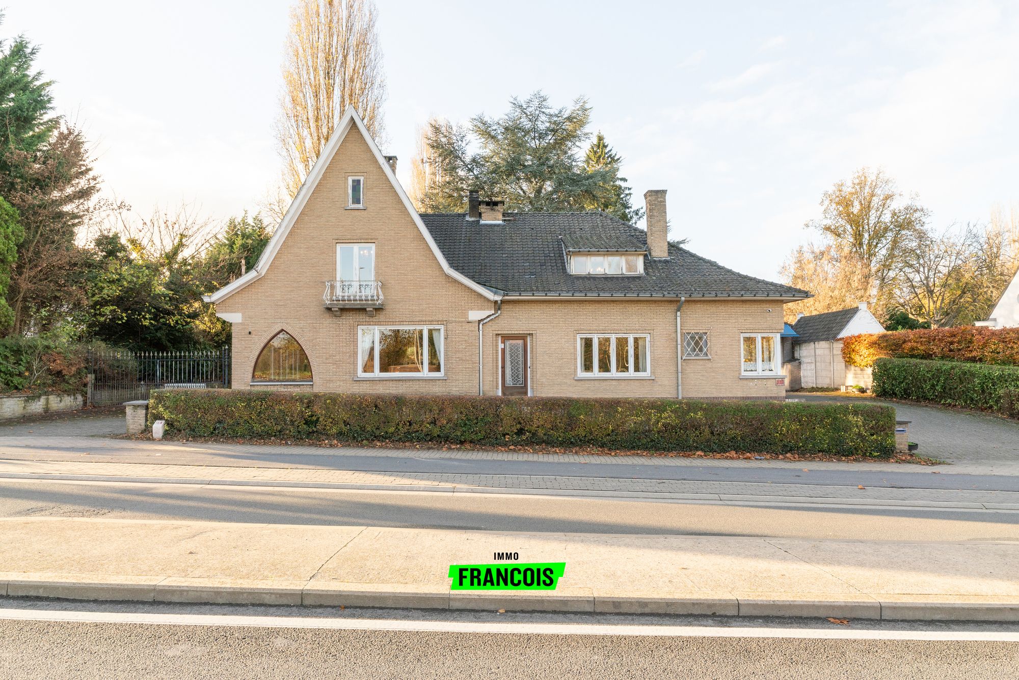 Woning met loods op 43 are – enkel aandelenoverdracht - foto 2