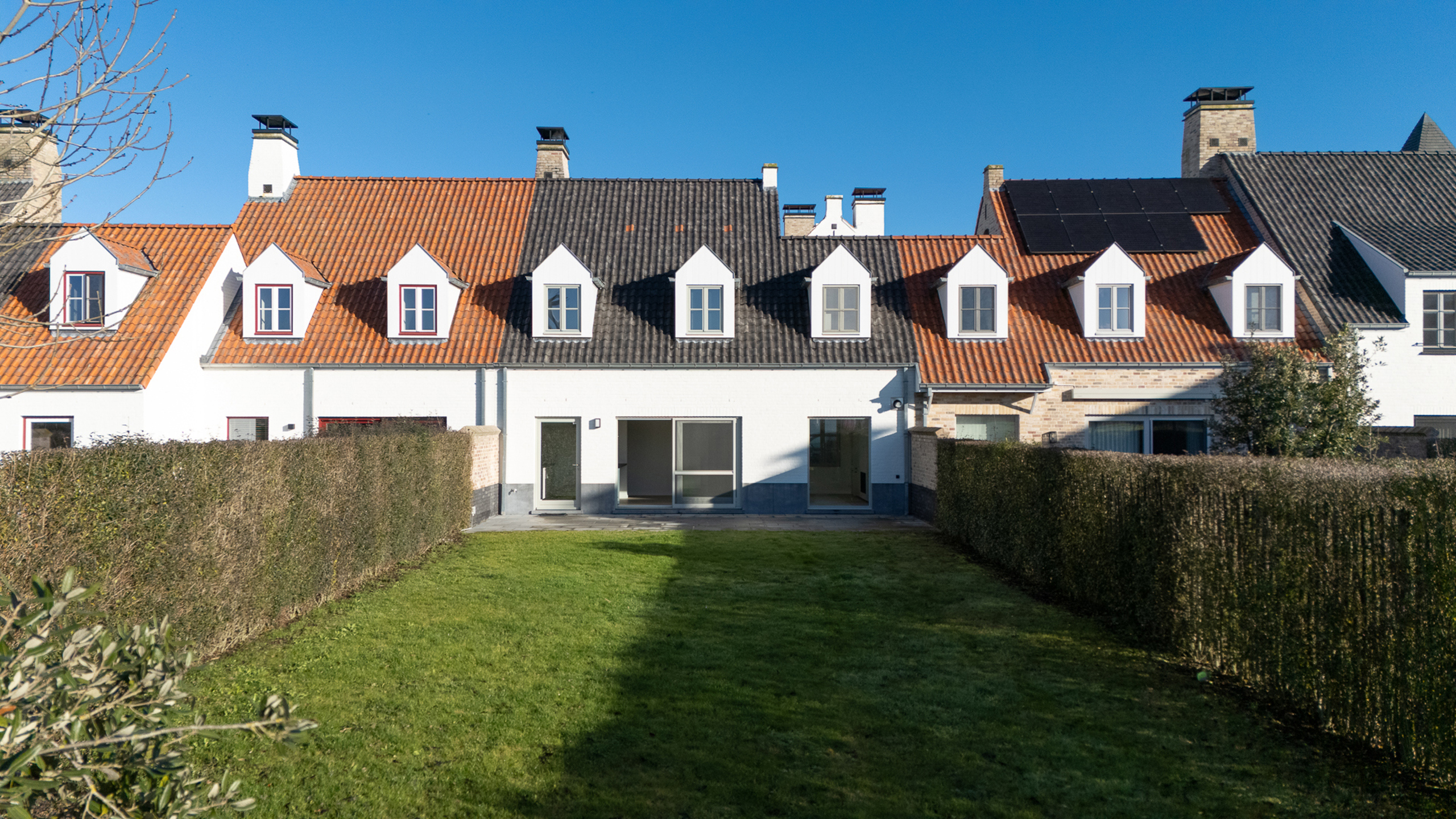 Ruime woning (4 slaapk.) met grote tuin in rustige omgeving  - foto 2