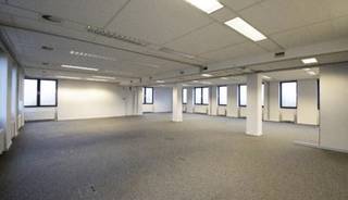 Business Park located in a green environment in the South West of Brussels. Locked park with security system. Restaurant on site. Excellent...