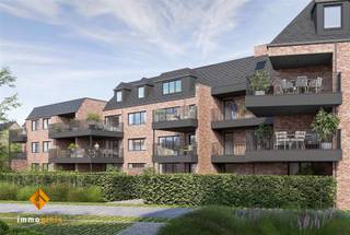 Dit gelijkvloers appartement van 95 m² met twee slaapkamers is voorzien van een overdekt terras van 11 m² en een gezellig tuintje van 37...