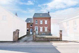 Grande maison rénovée – 5 chambres – 3 salles de bain.Située dans le charmant village d’Avernas-le-Bauduin, cette spacieuse maison a bénéficié...