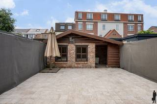 Instapklare woning met ruim terras in groene buurt nabij centrum AntwerpenDeze goed onderhouden woning ligt net buiten het centrum van Antwerpen, in...