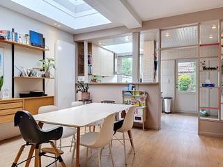 Jan Breydelstraat 52: Ruime burgerwoning met tuin met indeling als volgt: Gelijkvloers: Inkomhal, lichtrijke leefruimte, geïnstalleerde keuken...