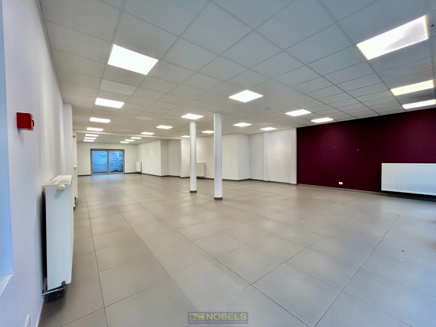 Te huur, multifunctineel handelspand met 2 staanplaatsen in Bevere - foto 3