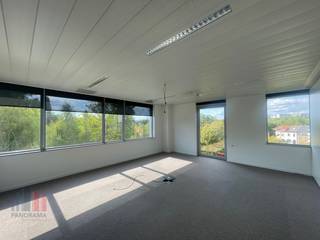 Instapklaar kantoor met een oppervlakte van 510 m² te huur in het prestigieuze businesspark "West End" op amper 1 km van het knooppunt R0/E40...
