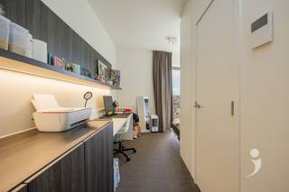  Deze moderne studentenkamer met eigen sanitair is gelegen in studentenresidentie Woods, vlakbij het Belle-Vue park. De residentie is gelegen op...