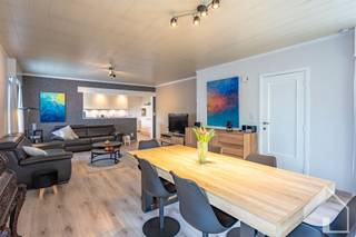 Maison de plain-pied avec 3 chambres et grand garage dans un quartier calmeDans un cul-de-sac et une rue particulièrement calme, cette maison de...