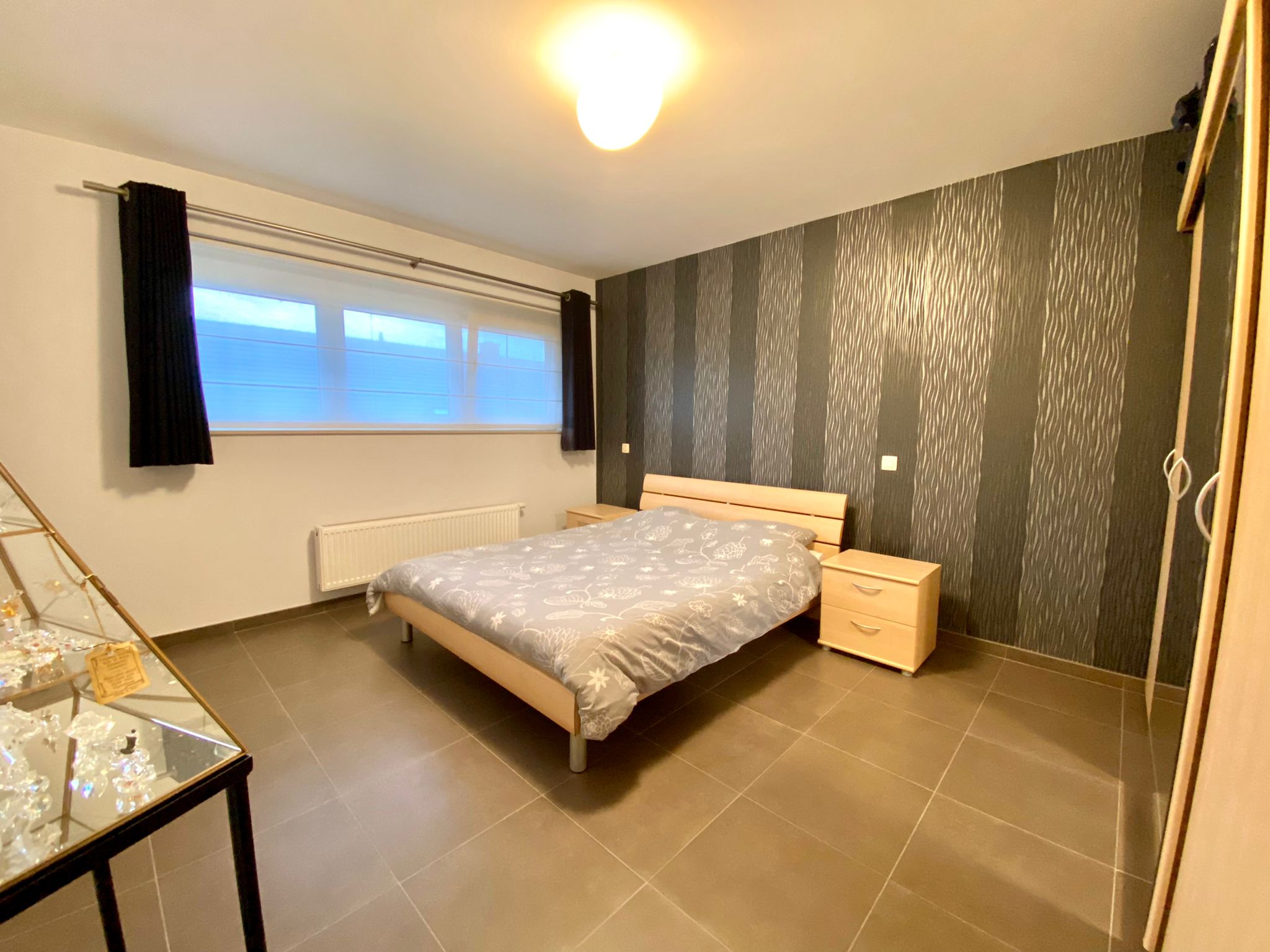 Centraal gelegen woning met drie slaapkamers, garage en tuin - foto 5
