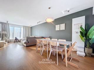 Bent je op zoek naar een woning die de perfecte balans biedt tussen een centrale ligging en een geborgen thuisgevoel?Dan verwelkomt de...