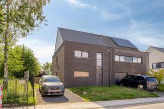 Immo Pické biedt U deze recente en goed onderhouden woning aan gelegen in een rustige straat maar toch in de onmiddellijke omgeving van...