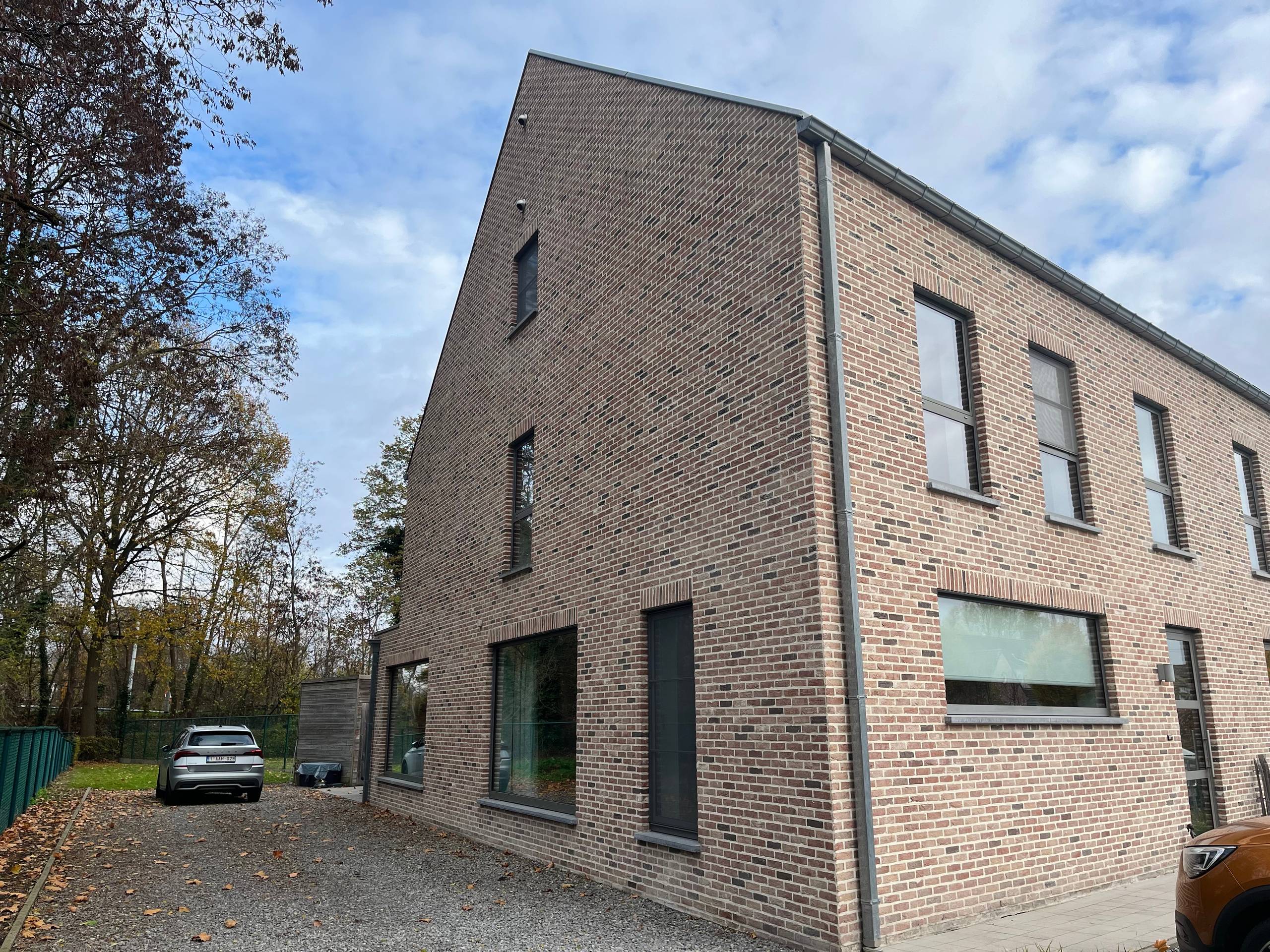 Instapklare halfopen bebouwing op toplocatie in Hasselt (2016) - foto 2