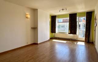 Op zoek naar een appartement met een uitstekende ligging in Kessel-Lo, vlak bij Leuven? Dit ruime appartement op de tweede verdieping van een netjes onderhouden gebouw bevindt zich in een rustige, doodlopende straat aan Park Michotte, op fietsafstand van het centrum van Leuven en het station.<br />Het appartement omvat een ruime inkom- en nachthal, een apart toilet, een aangename woon- en eetkamer, een keuken, een badkamer met douche en twee slaapkamers achteraan. Eén van de slaapkamers beschikt bovendien over een balkon. Vooraan is er een terras dat aansluit bij de leefruimte. Daarnaast beschikt het appartement over een praktische kelderberging.<br />Het appartement is op te frissen, maar biedt tegelijk een aantal belangrijke troeven. Zo beschikt het over een EPC-label B, is de elektrische installatie conform gekeurd en is het appartement asbestveilig. Hierdoor vormt het een interessante basis voor wie er zelf wil wonen én voor wie op zoek is naar een interessante investering.