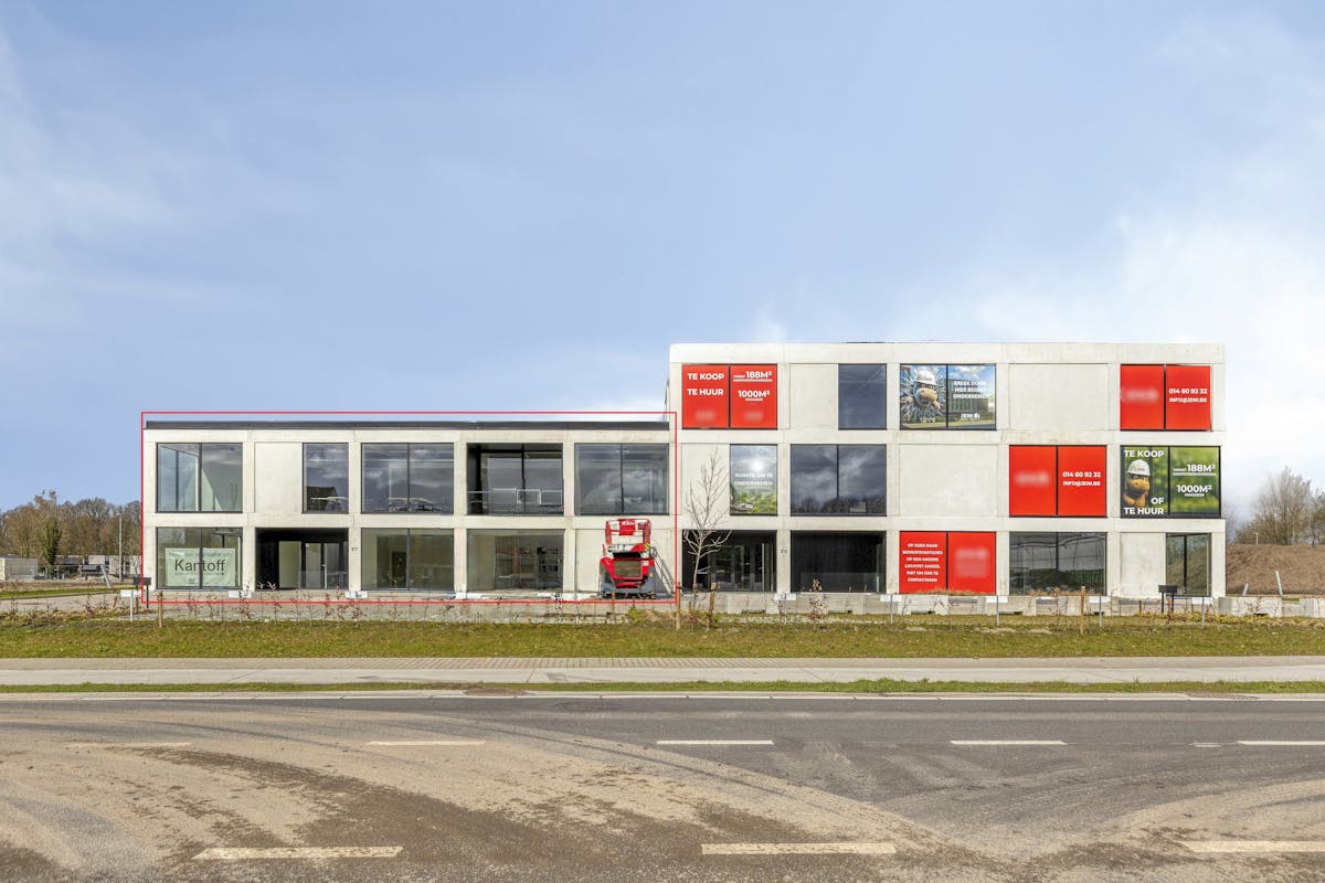 Nieuwbouw bedrijfsgebouw 1.690m² met visibiliteit te Schoten - foto 2