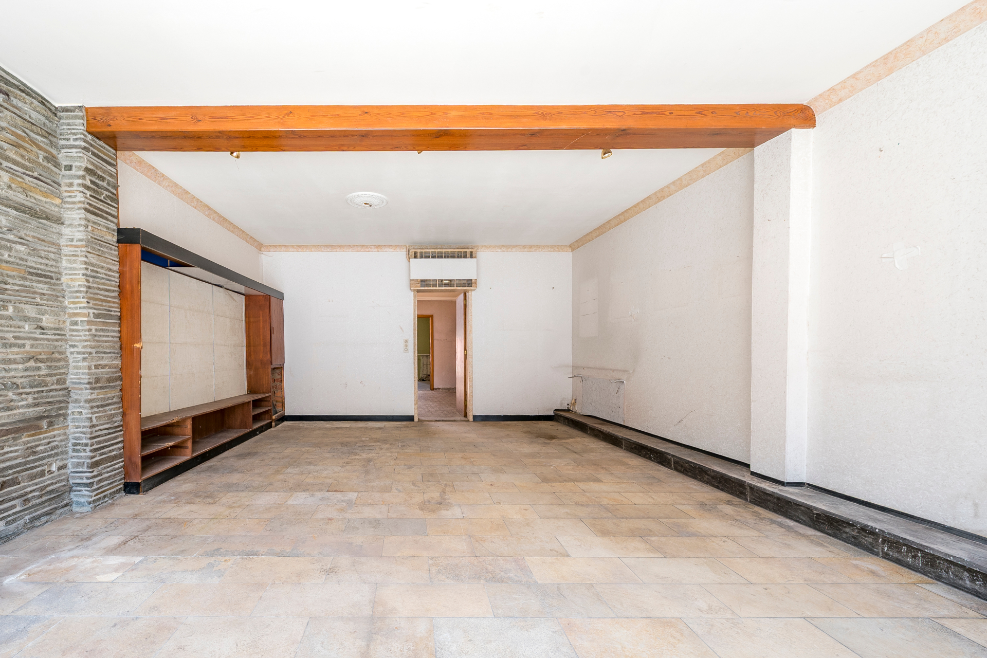 Te renoveren woning met vergunning in Sinaai! - foto 4