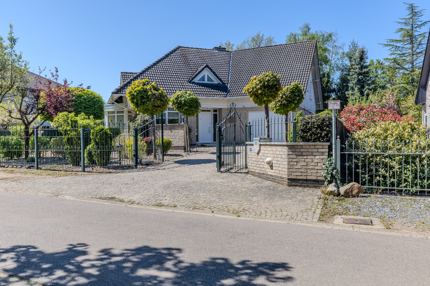Ruime, instapklare vrijstaande woning met 5 slaapkamers en 3 badkamers in het gezellige Neerharen! - foto 4