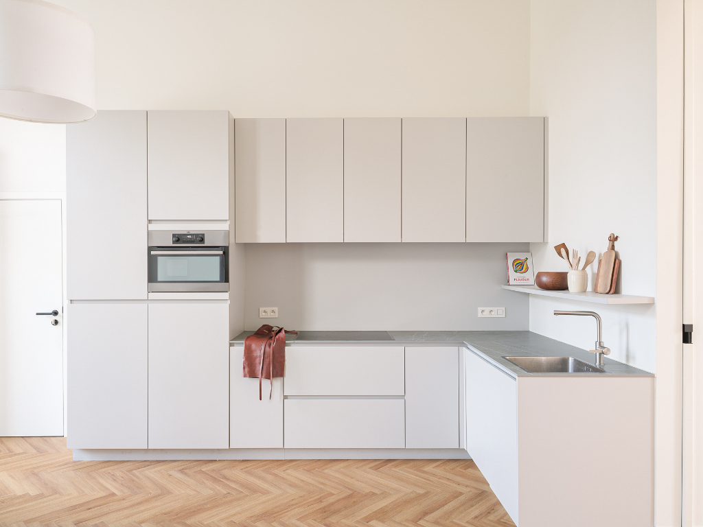 Toplocatie – Sint-Pietersplein. Bijzonder karaktervol, instapklaar 1slpk-appartement met herenhuisgevoel en kwalitatief terras. - foto 4