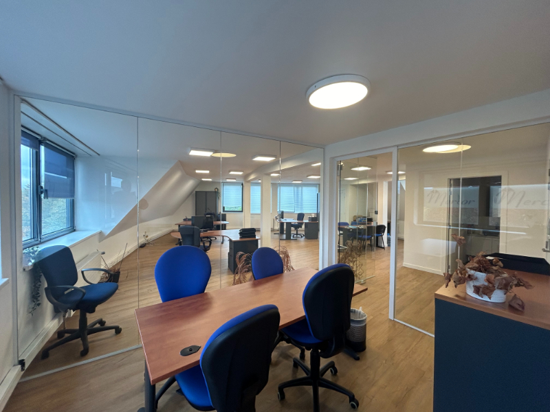 Modern kantoor te huur op zichtlocatie aan de rand van Gent - foto 4