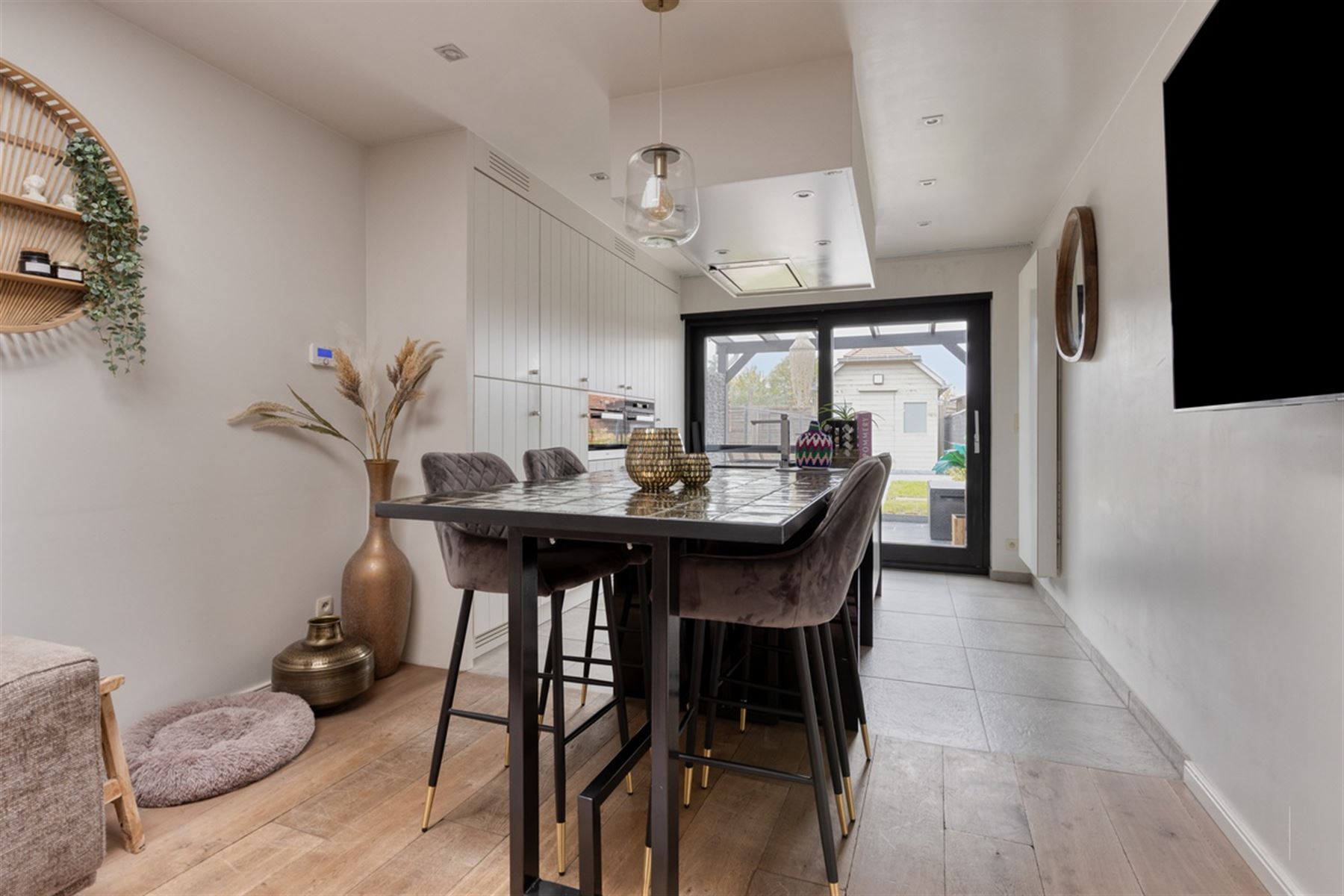 Stijlvolle instapklare woning met 3 slaapkamers - foto 3