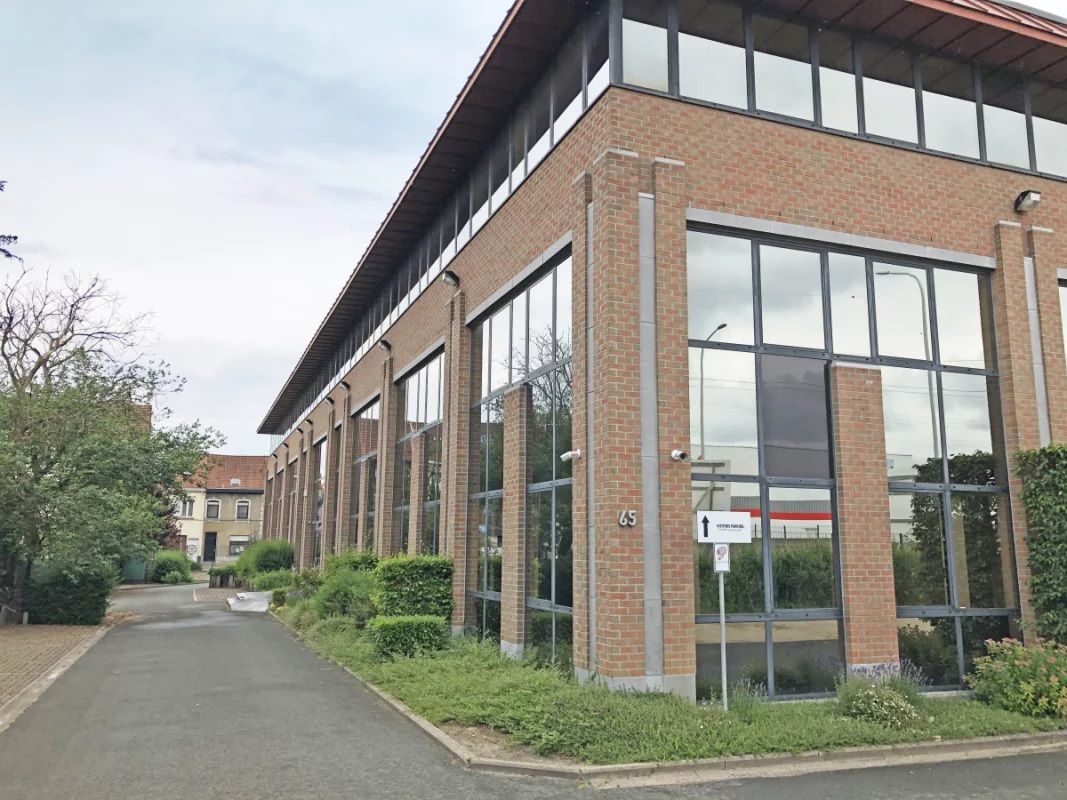 Bureaux de 932 m² le long du R0 - photo 5