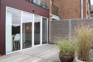 Dit gezellig en instapklaar appartement is ideaal gelegen op wandelafstand van het station en het centrum van Zottegem. Gelegen op de...