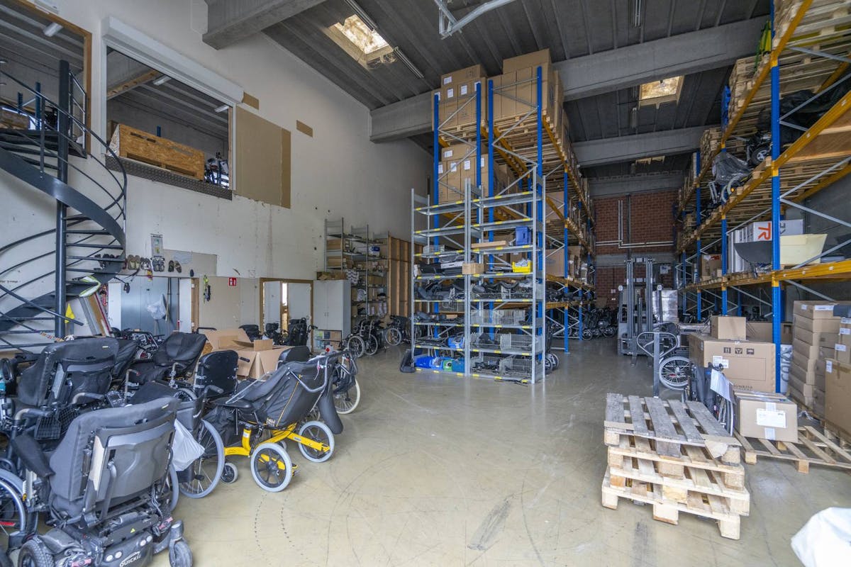 Magazijn met kantoor te huur in Zulte - foto 3