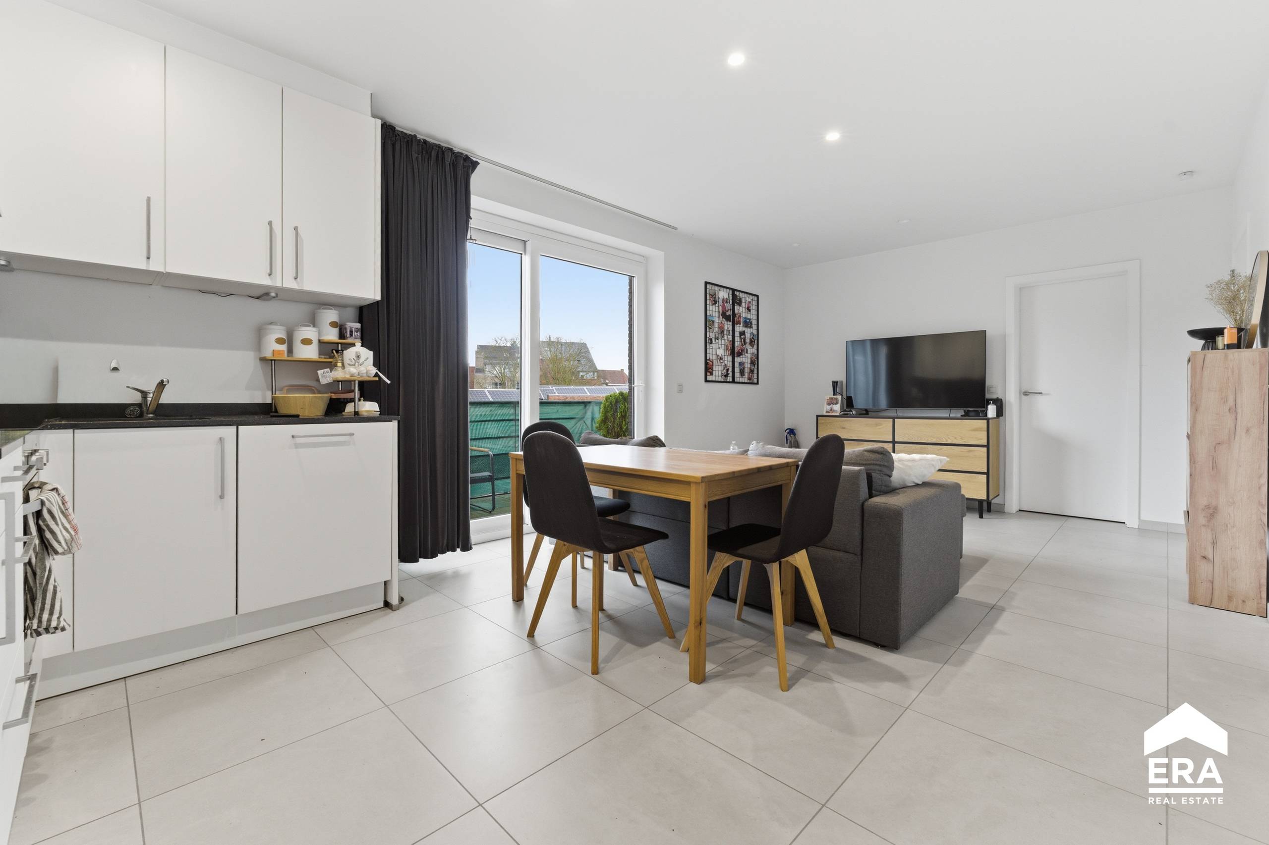 Recent energiezuinig appartement met 2 SLPK in Roeselare - foto 2