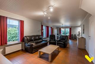 Instapklare en gerenoveerde gezinswoning!De woning is gelegen in een mooie, rustige omgeving, binnen de ring rond Geel. U heeft uitstekende...