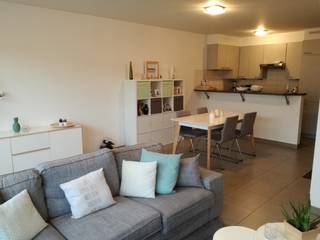 - Gelegen in recent gebouw van 3 appartementen<br />- Op wandelafstand van winkels en bushalte<br />- Mooie lichte woonkamer<br />- Open keuken met keramische kookplaat, oven, koel-vriescombinatie en vaatwasser<br />- Badkamer met ligbad, douchescherm en lavabomeubel<br />- 2 slaapkamers<br />- Bergkamer/bureel<br />- Apart toilet<br />- Cv-wasplaats<br />- Zuidwest gelegen terras en tuin<br />- Eigen garagebox inbegrepen<br />- Ideaal voor 3 personen<br />- EPC-waarde = 70 kWh/m² (per jaar)<br />- Watertoets: P-score: D - G-score: B<br />- 40 €/maand gemeenschappelijke kosten<br /><br />Beschikbaar 1 september 2026<br /><br />Vg-Wg-Gdv-Gvkr-Gvv<br /><br />Contacteer ons via info@vergimmo.be