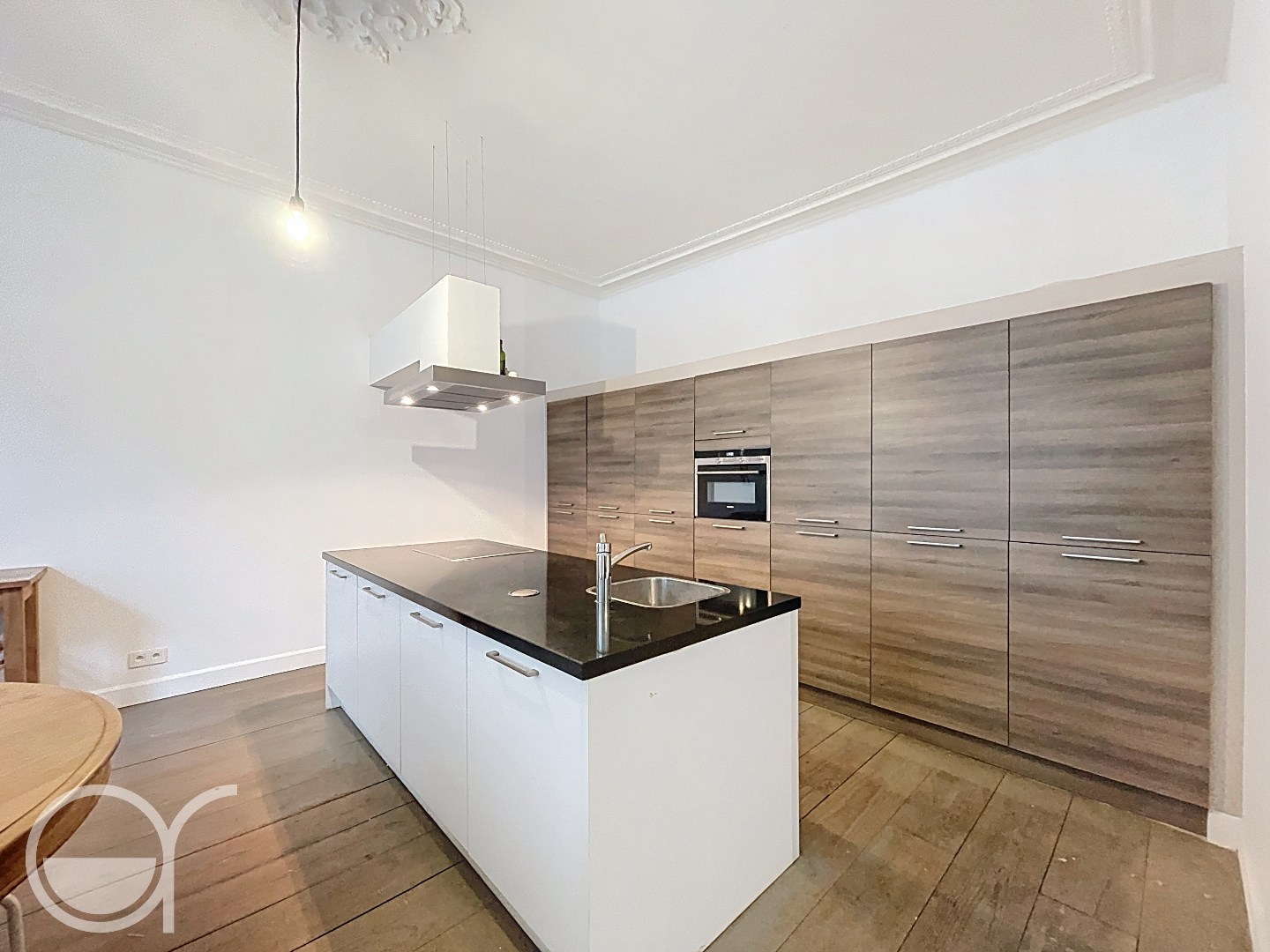 Historische loft met uniek gevoel van ruimte en licht gelegen te Oudburg - foto 4