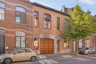 **Grote karaktervolle burgerwoning binnen de Leuvense ring**Binnen de ring van Leuven namelijk nabij Station Leuven, in de gegeerde Jan-Pieter...