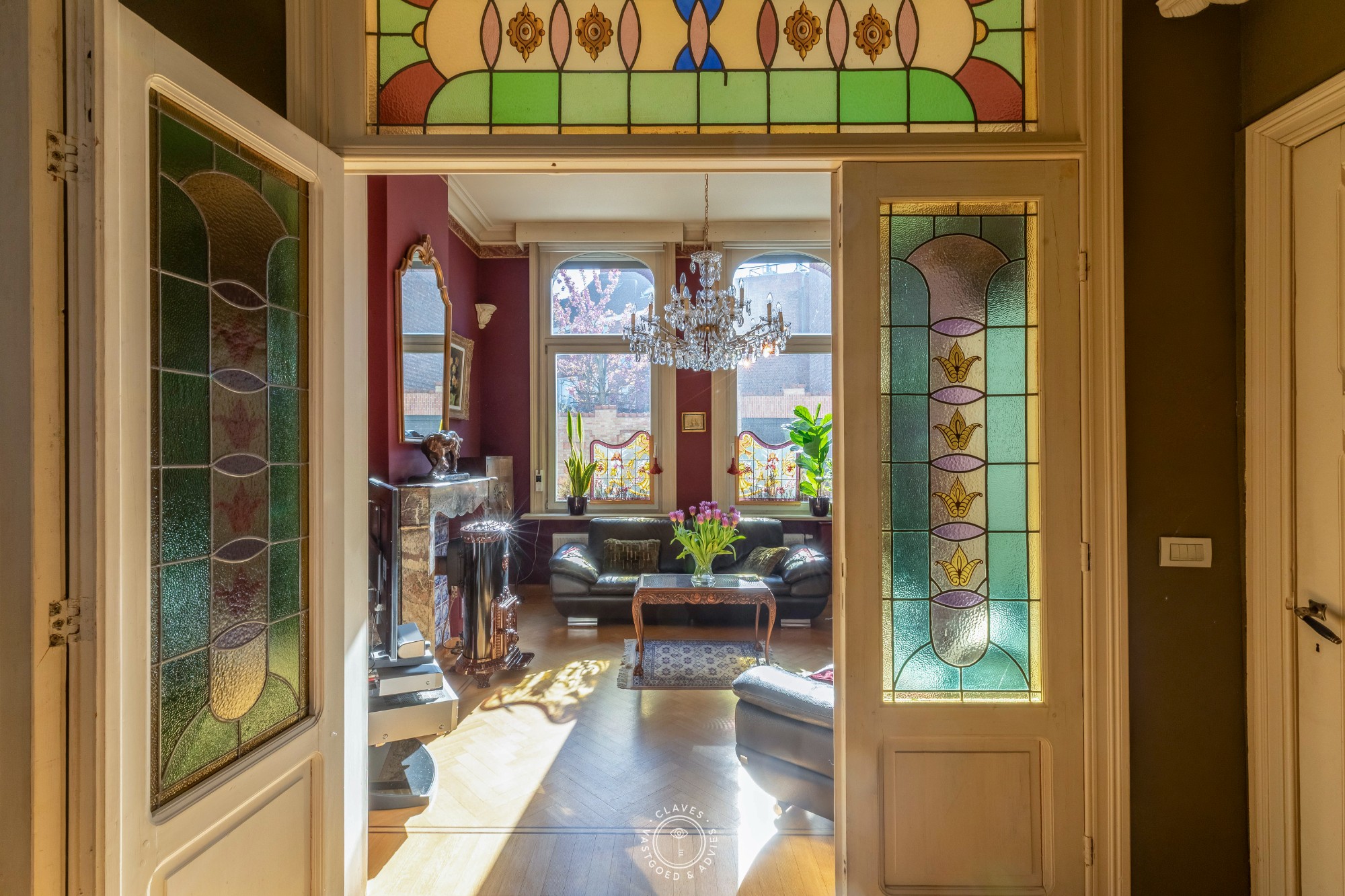 Prachtig gerenoveerd herenhuis met authentieke charme en apart bijgebouw - foto 4