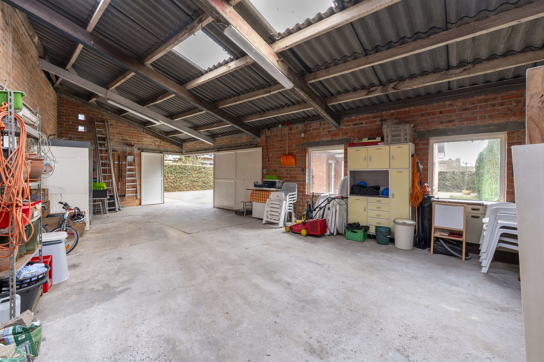 Prachtig onderhouden open bebouwing met magazijnruimte - foto 3