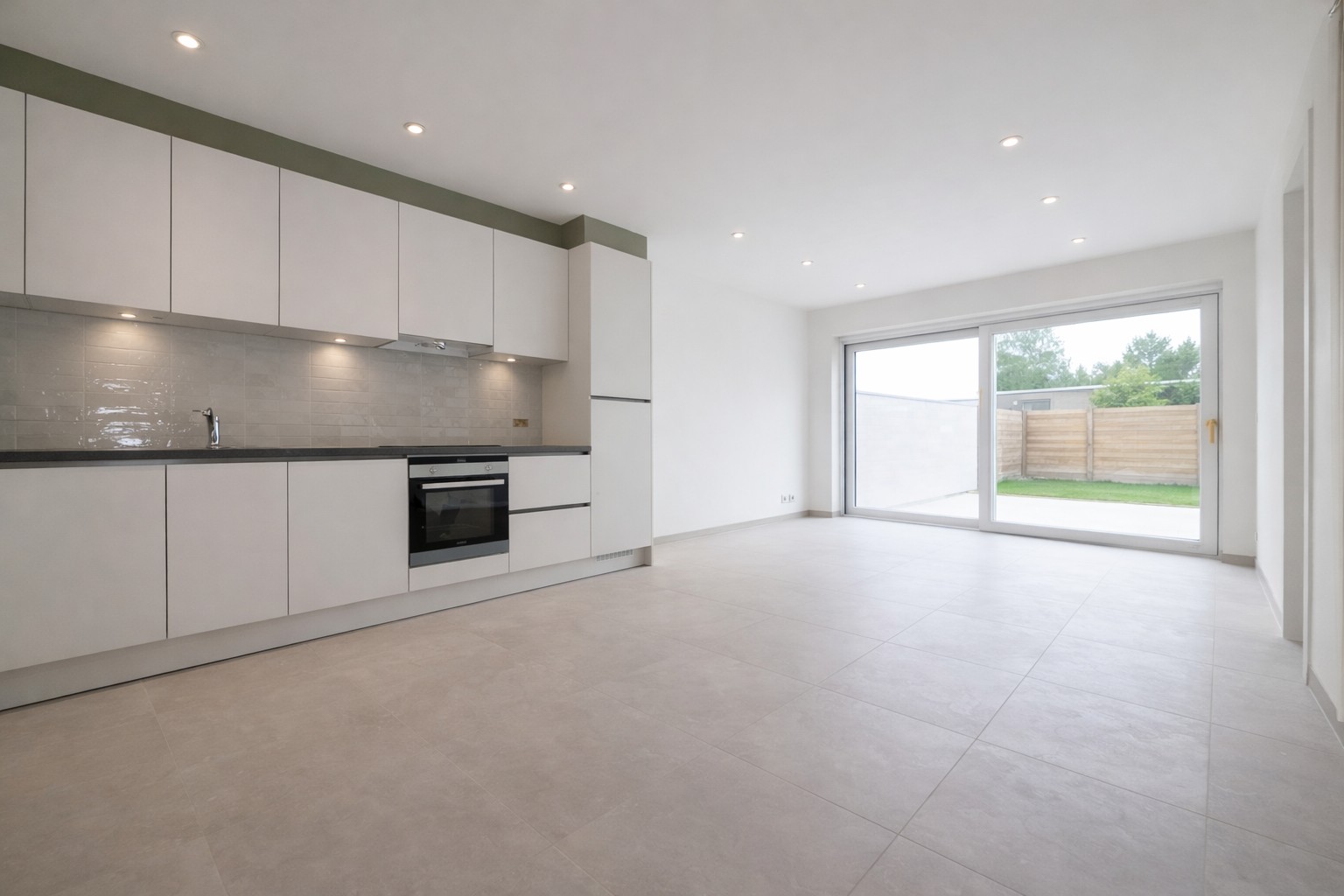 Nieuwbouwappartement te huur in centrum Nazareth - photo 2