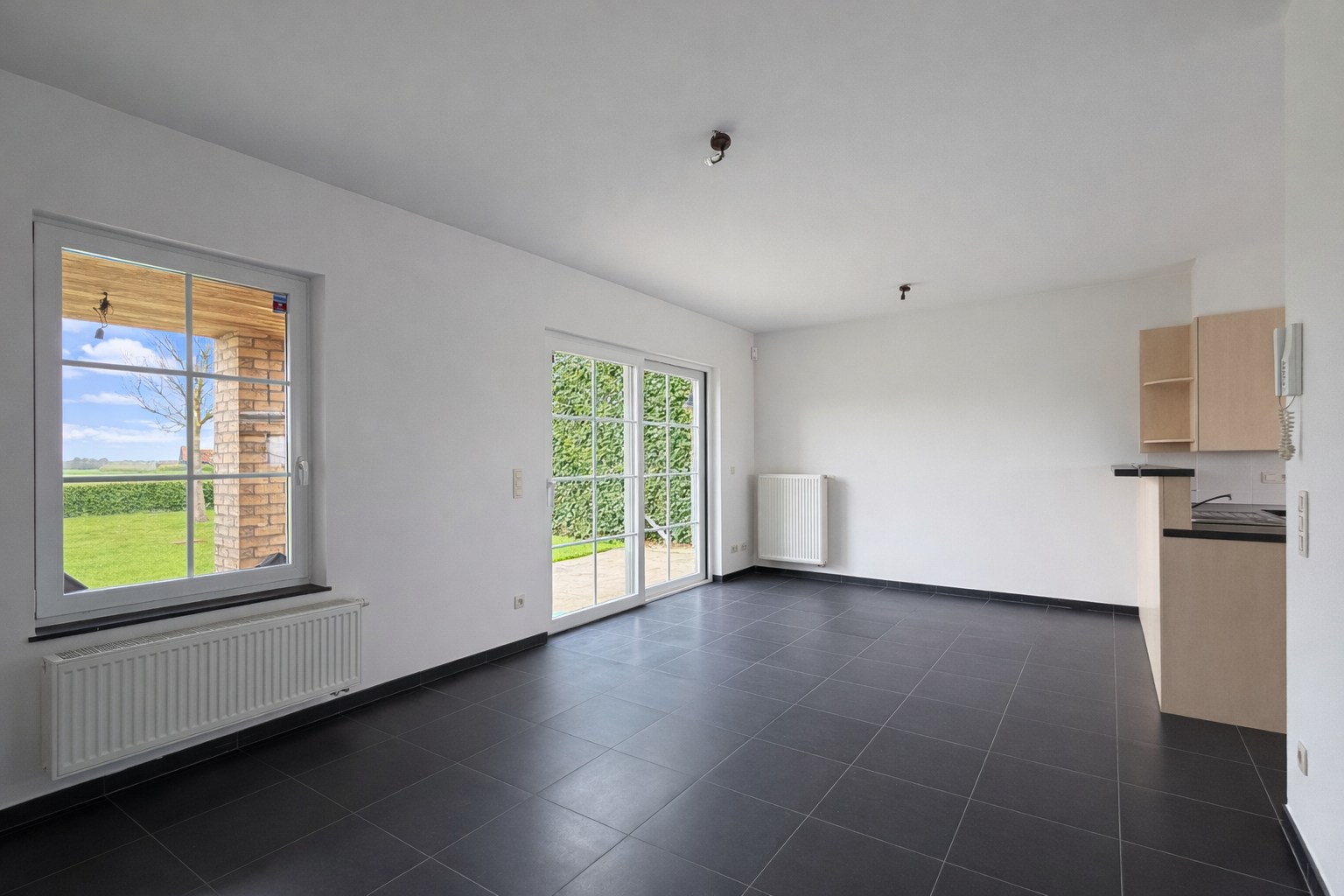 Fermette met atelierruimte/opslagruimte op prachtige locatie - foto 5