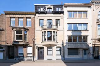 EN OPTIONCette belle maison de maître de style Beaux-Arts est située à un emplacement exceptionnel sur la Velodroomstraat, parallèle à la...