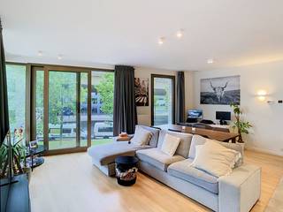 <p>Cet appartement à louer à Louvain, situé au Vaart, offre un cadre de vie agréable et une organisation intérieure efficace. Dès l’entrée, un hall vous guide vers les différentes pièces du logement. La chambre est confortable et bénéficie d’une salle de bain attenante équipée d’une douche et d’un lavabo. Un WC séparé apporte un confort supplémentaire au quotidien.</p><p></p><p>Le séjour constitue un espace de vie central, lumineux et suffisamment spacieux pour accueillir un coin salon et une salle à manger. La cuisine ouverte s’intègre harmonieusement à l’ensemble et favorise une vie conviviale. Un espace de rangement avec raccordement pour machine à laver et sèche-linge apporte une réelle praticité.</p><p></p><p>L’appartement dispose également d’une place de parking privative ainsi que d’un local à vélos commun, des atouts appréciables dans ce quartier de Louvain. La situation au bord du Vaart permet de profiter d’un environnement calme tout en restant proche du centre-ville, des commerces, des transports en commun et des axes principaux.</p><p></p><p>L'appartement est disponible à partir du 1er octobre, pour un loyer de 1 095 euros par mois. L'électricité et l'eau sont facturées individuellement. Une provision de 85 euros par mois est prélevée pour le chauffage et les charges communes. Ce bien représente une belle opportunité pour toute personne recherchant un appartement confortable et bien situé à Louvain. N’hésitez pas à nous contacter pour organiser une visite via www.living-stone.be !</p>