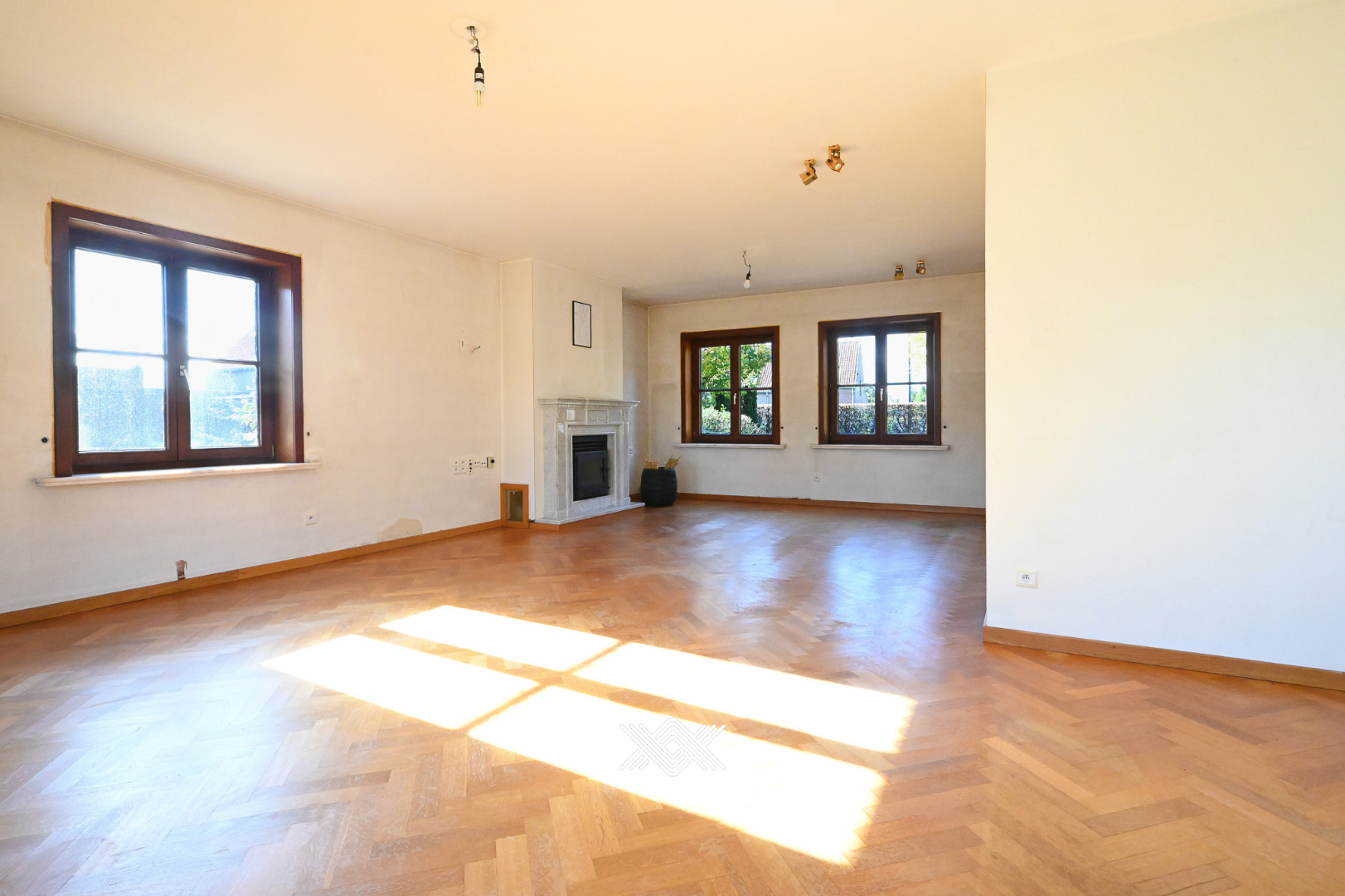 Ruime op te frissen gezinswoning op een perceel van 2.548 m² - photo 4