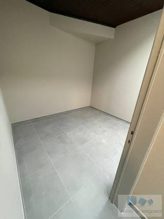 Op een uitstekende locatie te Zoerle-Parwijs, bevindt zich deze opbrengsteigendom bestaande uit 4 appartementen.Het gebouw is strategisch en ideaal...