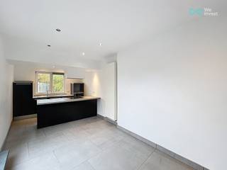 *** A VENDRE *** TUBIZE ! Superbe triplex 3 chambres avec terrasse et cave en plein centre, proche de toutes commodités et à 600m de la gare...