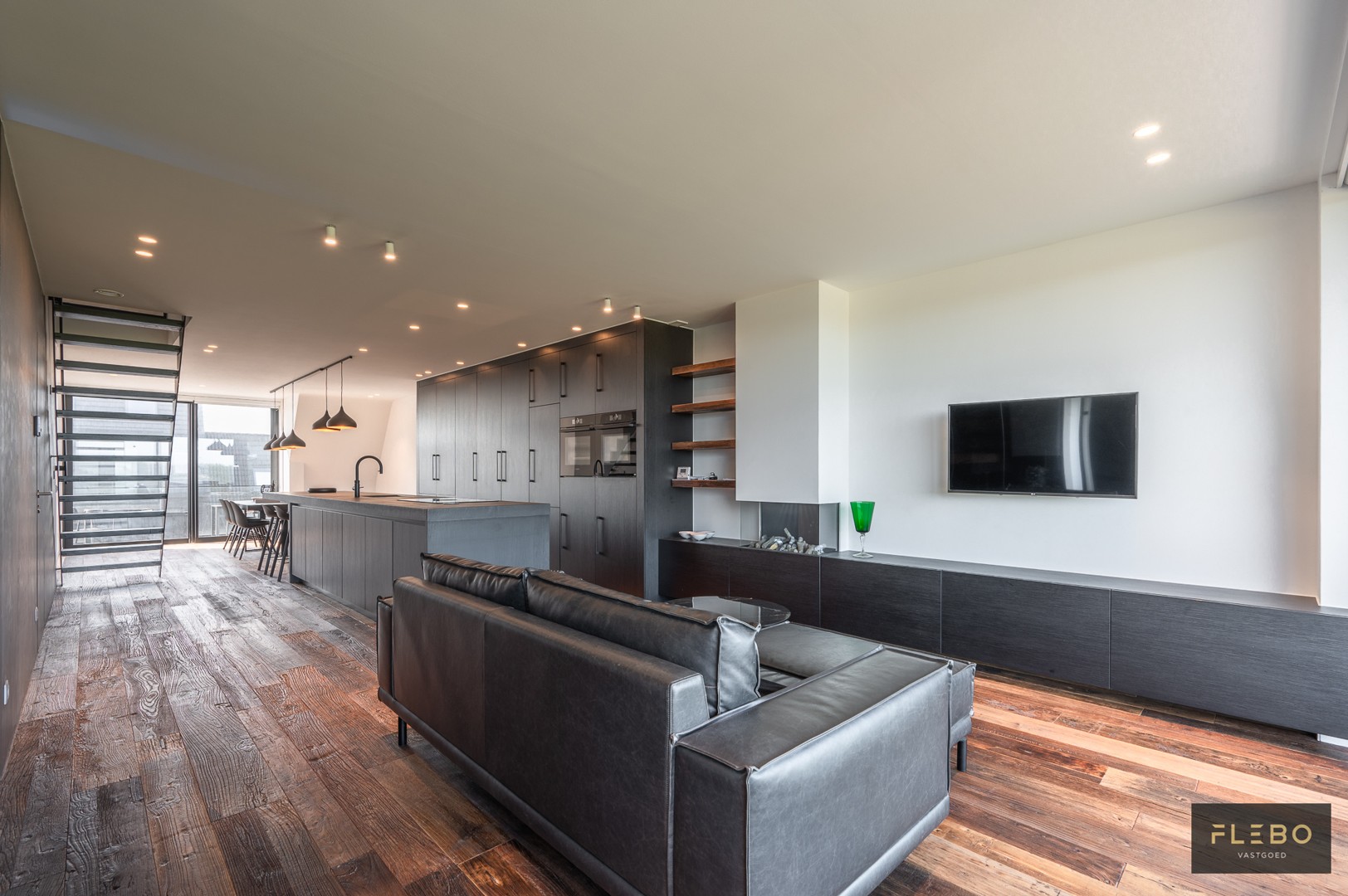 UITERST LUXUEUS NIEUWBOUWAPPARTEMENT MET WIJDS OPEN ZICHT! - foto 1