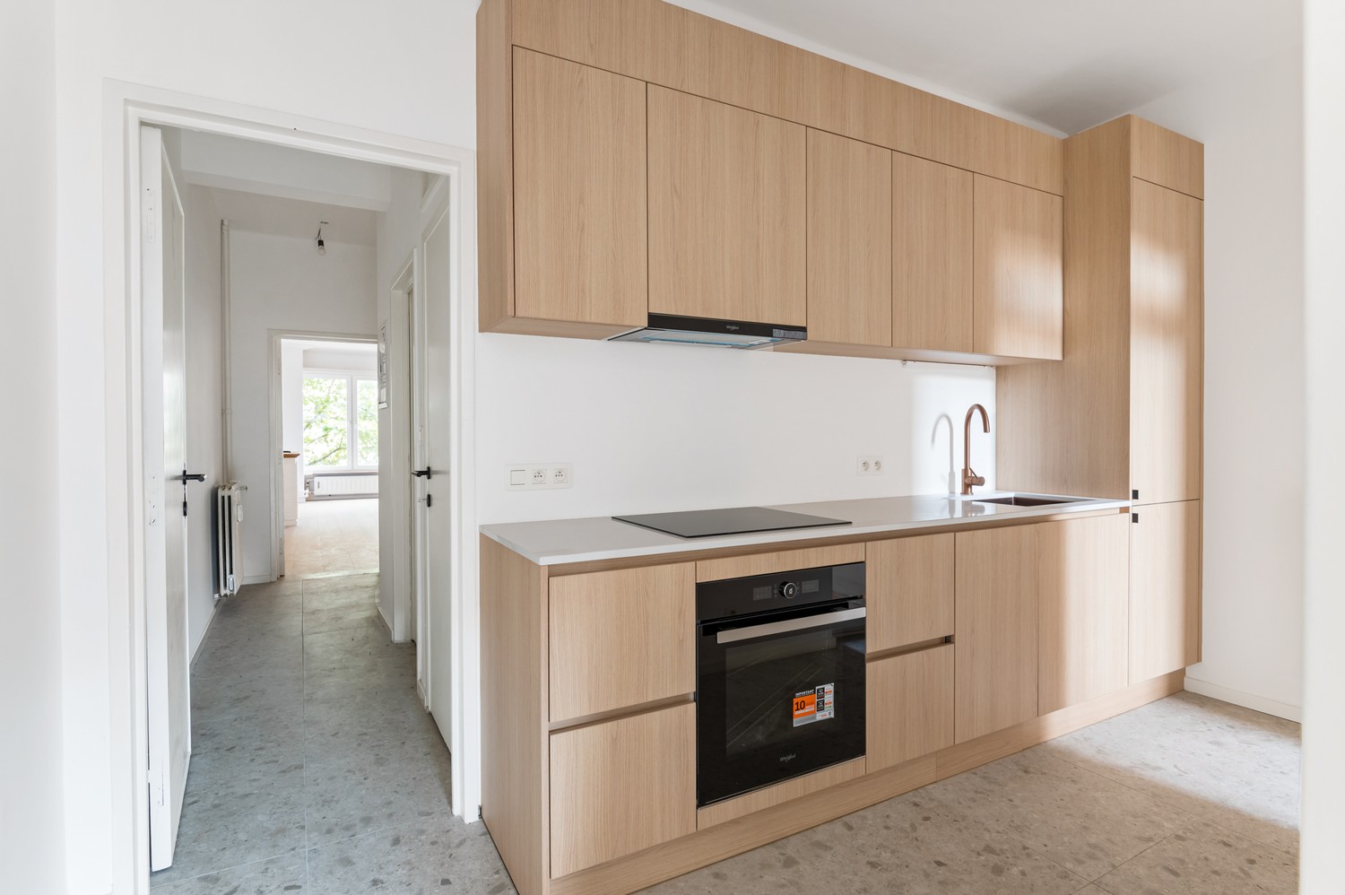 Licht en ruimte in het hart van Antwerpen – 1 slaapkamer appartement - foto 5