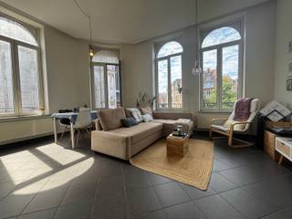 **Flat met TOPuitzicht in Leuven**Middenin de historische binnenstad van Leuven bieden wij dit appartement met één slaapkamer aan! Het appartement is...