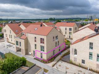 ZÉÉR VERZORGD GELIJKVLOERS NIEUWBOUWAPPARTEMENT MET RUIM TERRAS!Op zoek naar comfortabel en instapklaar wonen? Dit recent gelijkvloers...