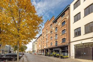 Iconische loft aan het begeerde Eilandje.Wonen met karakter in een industriële setting op een toplocatie.Welkom in deze uitzonderlijke, volledig...