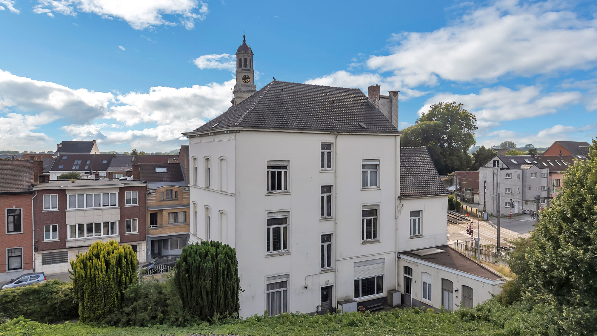 Imposante maison de maître offrant diverses possibilités - photo 4