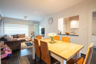 Ontdek deze instapklare en gezellige woning met een praktische indeling, gelegen op een toplocatie in een doodlopende straat. De perfecte plek...