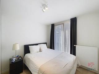 BRUSSEL - MARIE-LOUISE EN AMBIORIXPLEIN, vlakbij de Europese Commissie, op een steenworp afstand van het Jubelpark - GEMEUBILEERD appartement met...