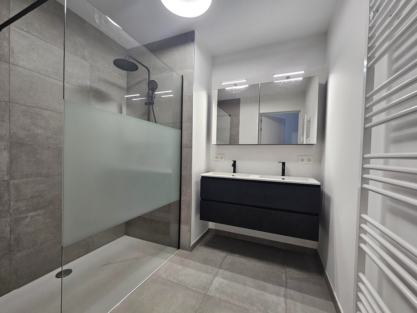 Appartement te huur in Maasmechelen met 2 slaapkamers - foto 5