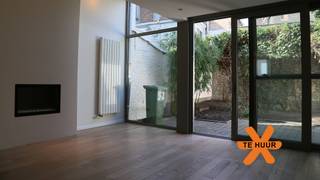 Op zoek naar een huis met 4 ruime slaapkamers, een tuintje én een garage? Dan is deze mooie woning voor u! De ligging is fantastisch: op...