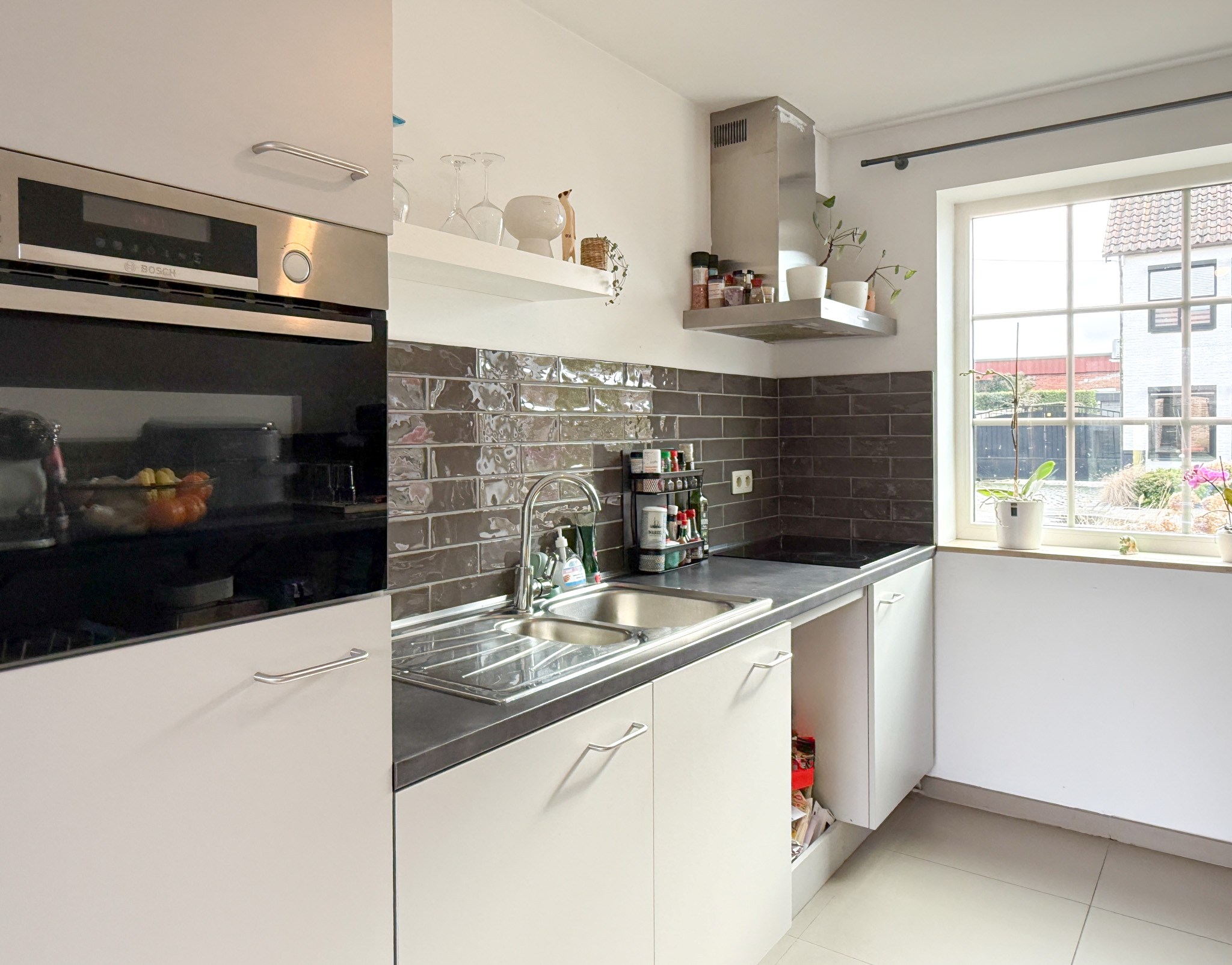 Halfopen bebouwing met grote tuin en twee slaapkamers - foto 4